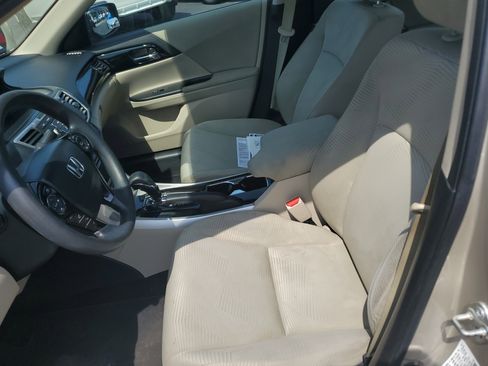 Used 2017 Honda Accord LX image 13