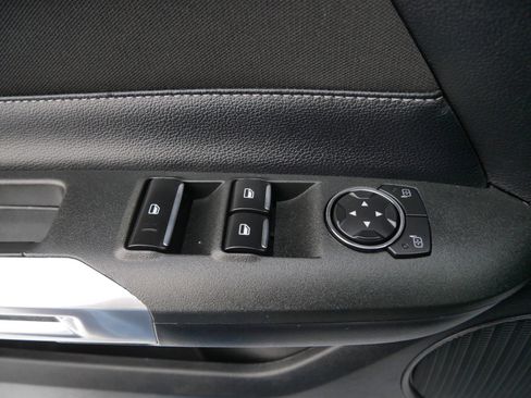 Used 2016 Ford Mustang Convertible image 18