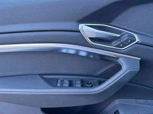 Used 2024 Audi Q8 e-tron Prestige w/ Prestige Package image 10