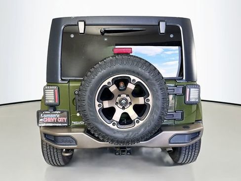Used 2016 Jeep Wrangler Unlimited Sahara AWD/4WD image 7