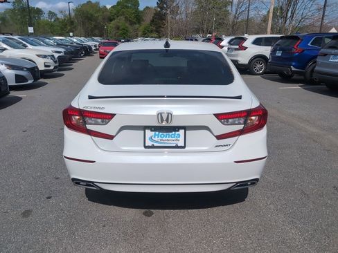 Used 2022 Honda Accord Sport image 6