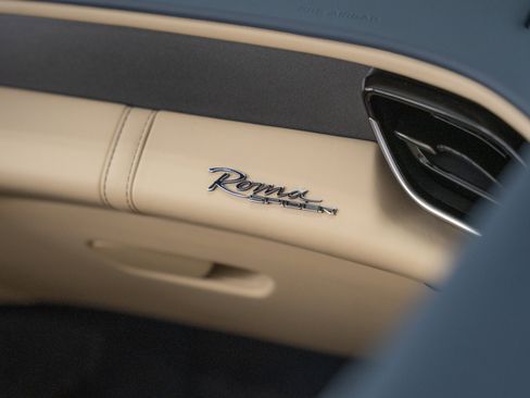Certified 2025 Ferrari Roma Spider image 39