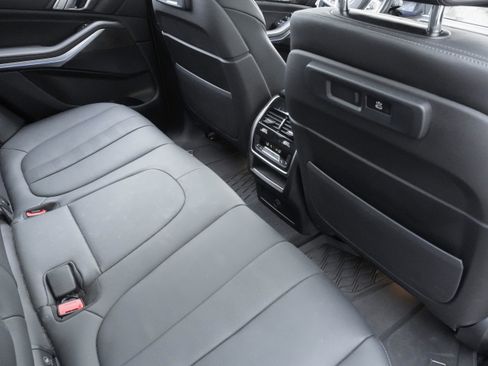 Used 2022 BMW X5 xDrive40i w/ M Sport Package AWD/4WD image 34