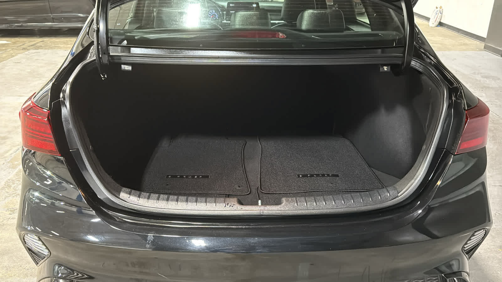 Used 2022 Kia Forte GT-Line w/ GT-Line Technology Package FWD image 29