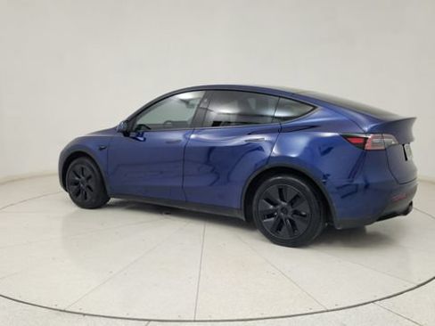 Used 2025 Tesla Model Y Long Range RWD image 7
