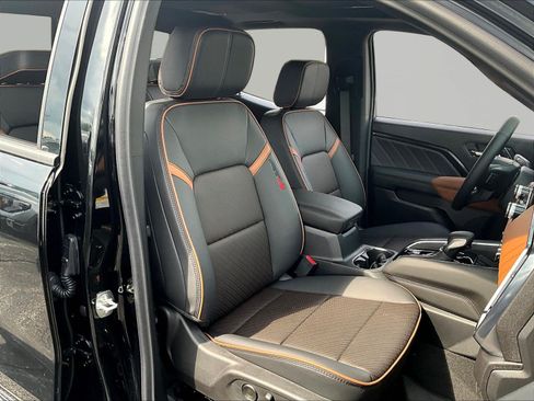 New 2026 GMC Canyon AT4 w/ Technology Plus Package AWD/4WD image 19
