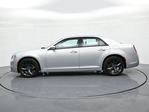 Used 2023 Chrysler 300 S image 9