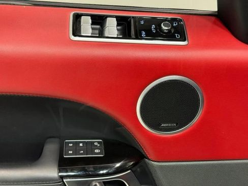 Used 2019 Land Rover Range Rover Sport HST image 13