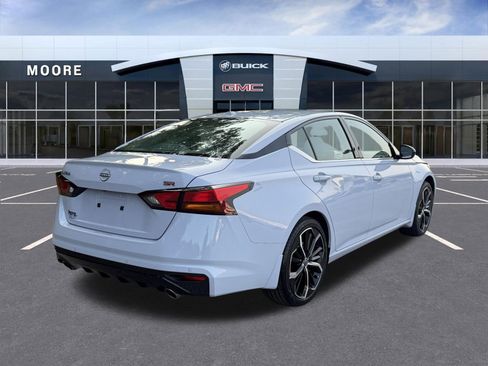 Used 2025 Nissan Altima 2.5 SR FWD image 3