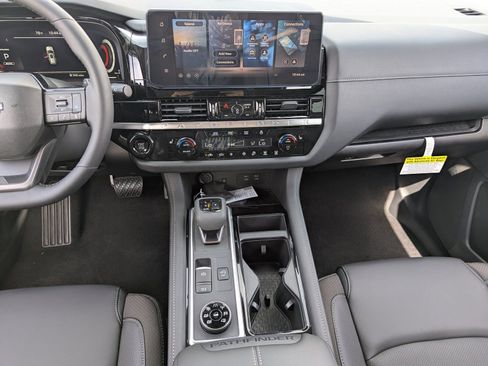 New 2026 Nissan Pathfinder SL AWD/4WD image 19