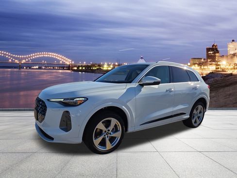 Used 2025 Audi Q5 Premium Plus w/ Premium Plus image 1