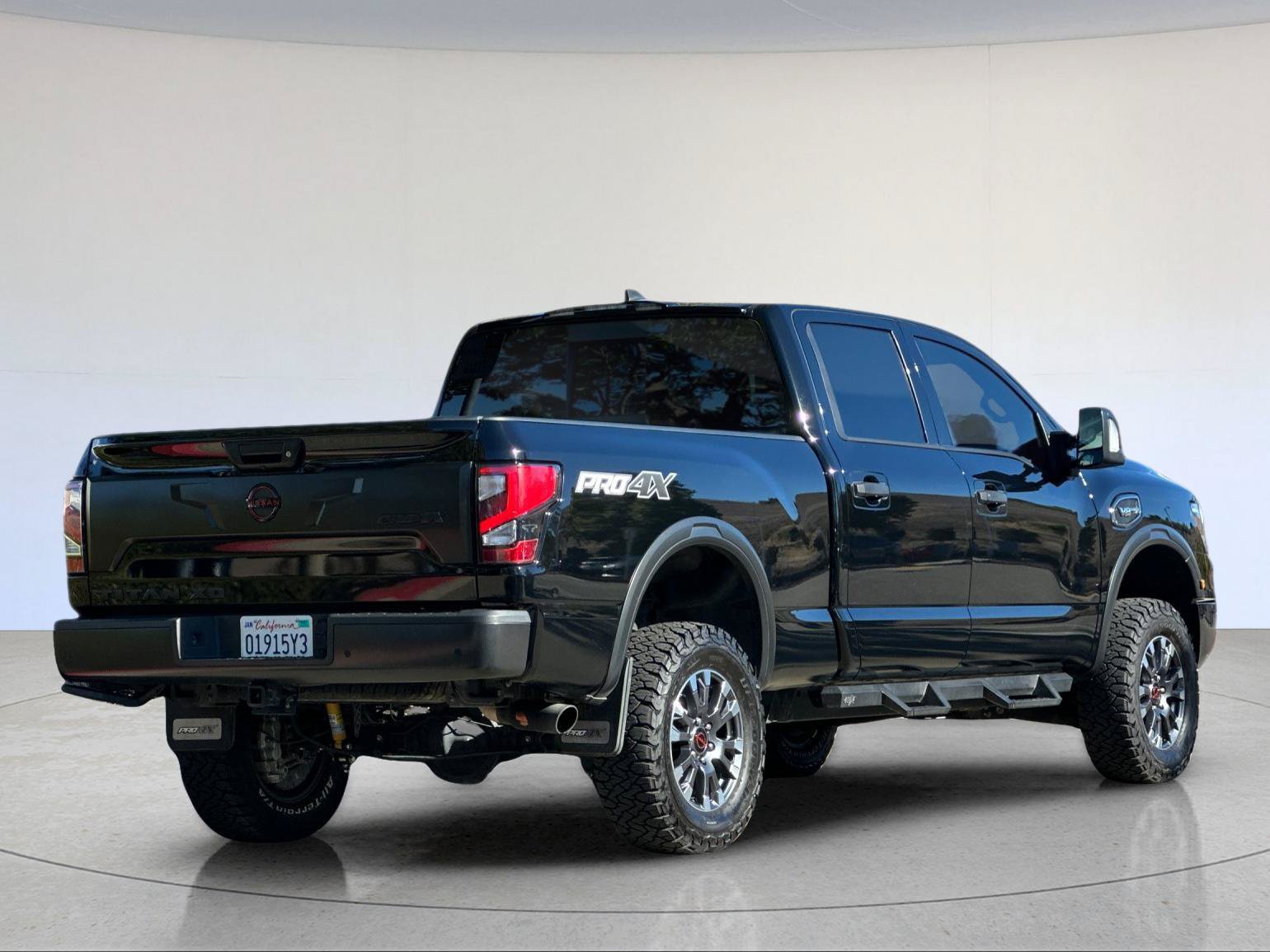 Used 2023 Nissan Titan PRO-4X w/ Pro-4x Convenience Package AWD/4WD image 6