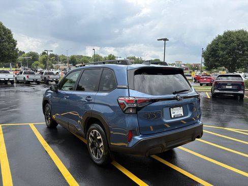 Used 2025 Subaru Forester Premium AWD/4WD image 4