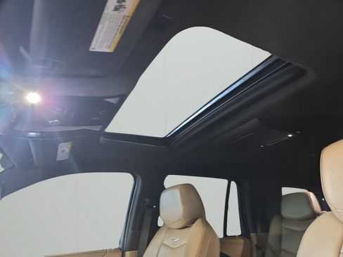 Used 2020 Cadillac Escalade Platinum AWD/4WD image 15