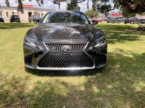 Used 2019 Lexus LS 500 w/ Accessory Package (Z2) RWD image 29