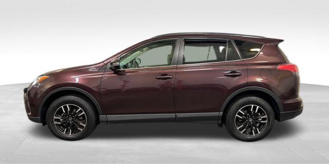 Used 2018 Toyota RAV4 LE w/ All Weather Liner Package AWD/4WD image 8