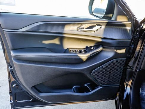 Certified 2025 Jeep Grand Cherokee Laredo X image 22