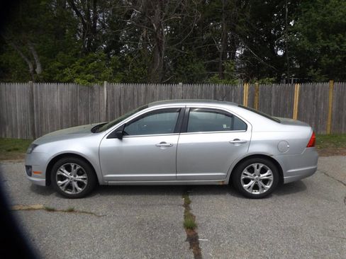 Used 2012 Ford Fusion SE FWD image 2