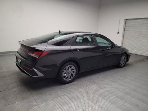 Used 2024 Hyundai Elantra SEL FWD image 10
