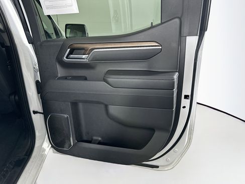 Used 2023 Chevrolet Silverado 1500 LT AWD/4WD image 28