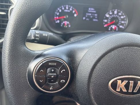 Used 2021 Kia Soul LX image 16