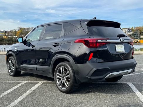Used 2021 Kia Seltos LX image 4