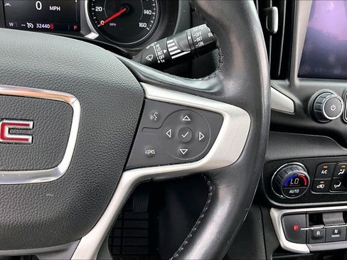 Used 2022 GMC Terrain SLT FWD image 12