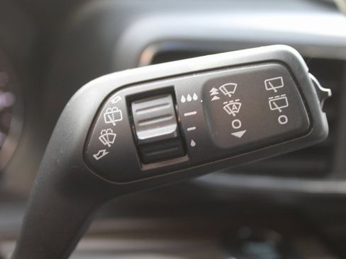 Used 2022 Ford Explorer Limited image 33