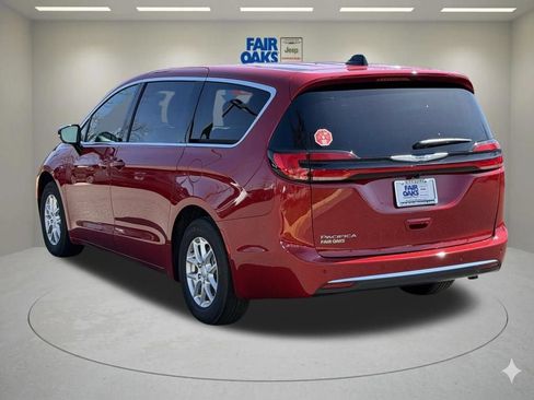 New 2026 Chrysler Pacifica Select FWD image 9