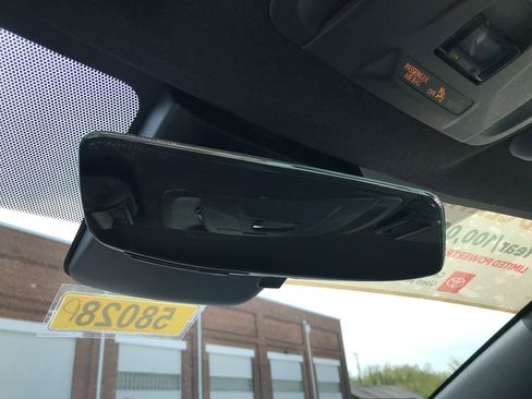 Used 2024 Toyota Corolla SE w/ SE Package FWD image 18