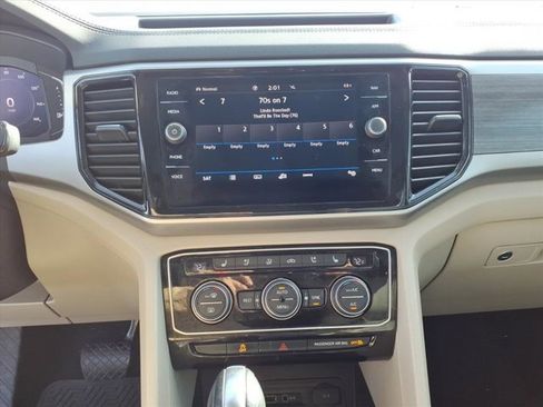 Used 2021 Volkswagen Atlas SEL Premium image 10