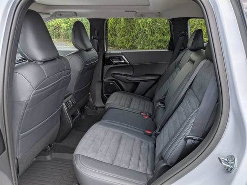 New 2026 Mitsubishi Outlander AWD image 13