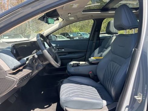 Used 2023 Nissan Ariya AWD/4WD image 10