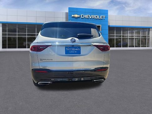 Used 2022 Buick Enclave Essence AWD/4WD image 4