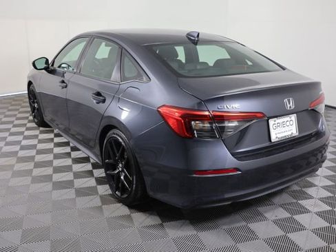 Used 2023 Honda Civic Sport image 6