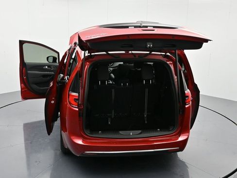 New 2026 Chrysler Pacifica Select image 43