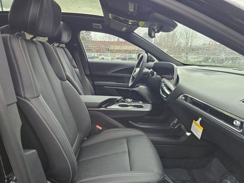 New 2026 Cadillac Lyriq Premium Sport image 11