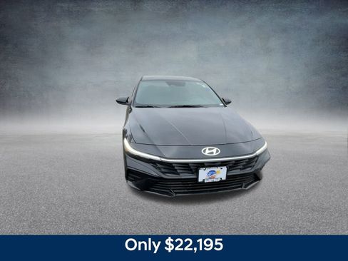 Certified 2025 Hyundai Elantra Sport image 4