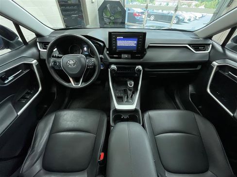 Used 2021 Toyota RAV4 XLE Premium AWD/4WD image 23