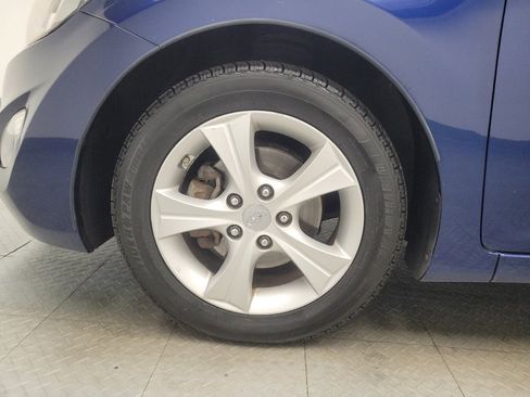 Used 2013 Hyundai Elantra image 31