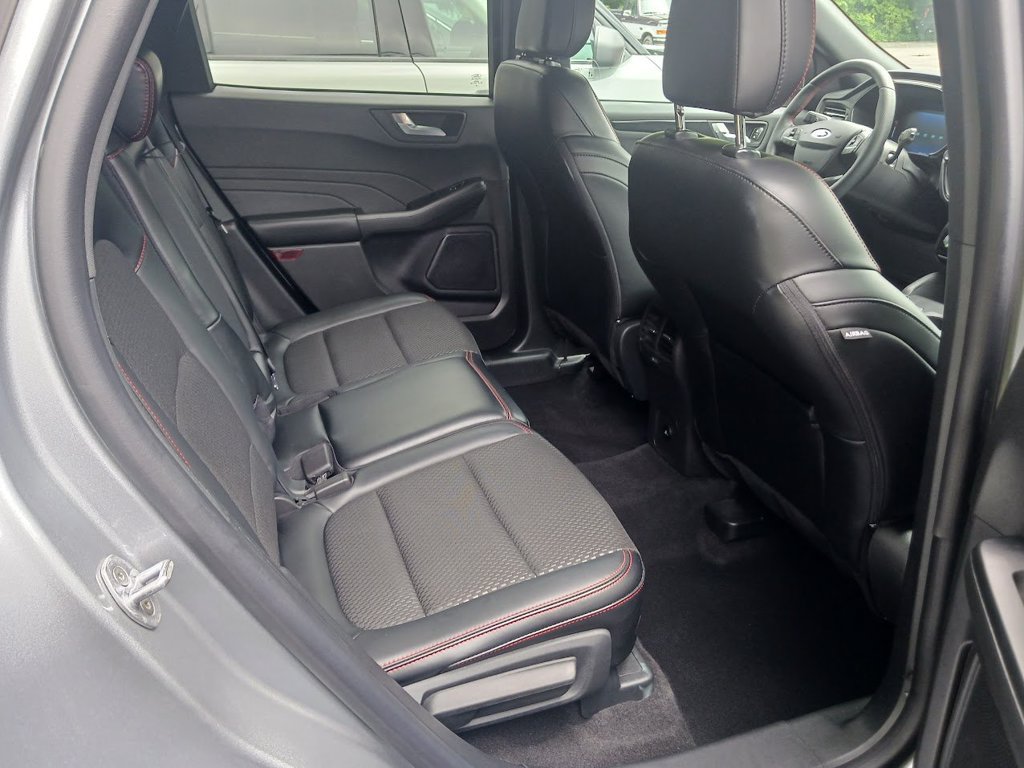 Used 2024 Ford Escape ST-Line w/ Tech Pack #1 AWD/4WD image 6