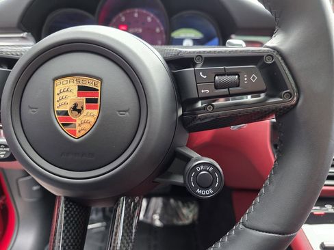 Certified 2025 Porsche Macan GTS AWD/4WD image 30