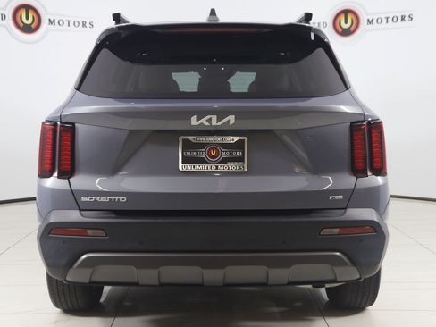 Used 2023 Kia Sorento S w/ Panoramic Sunroof Package AWD/4WD image 46