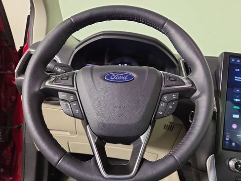 Used 2023 Ford Edge Titanium AWD/4WD image 21