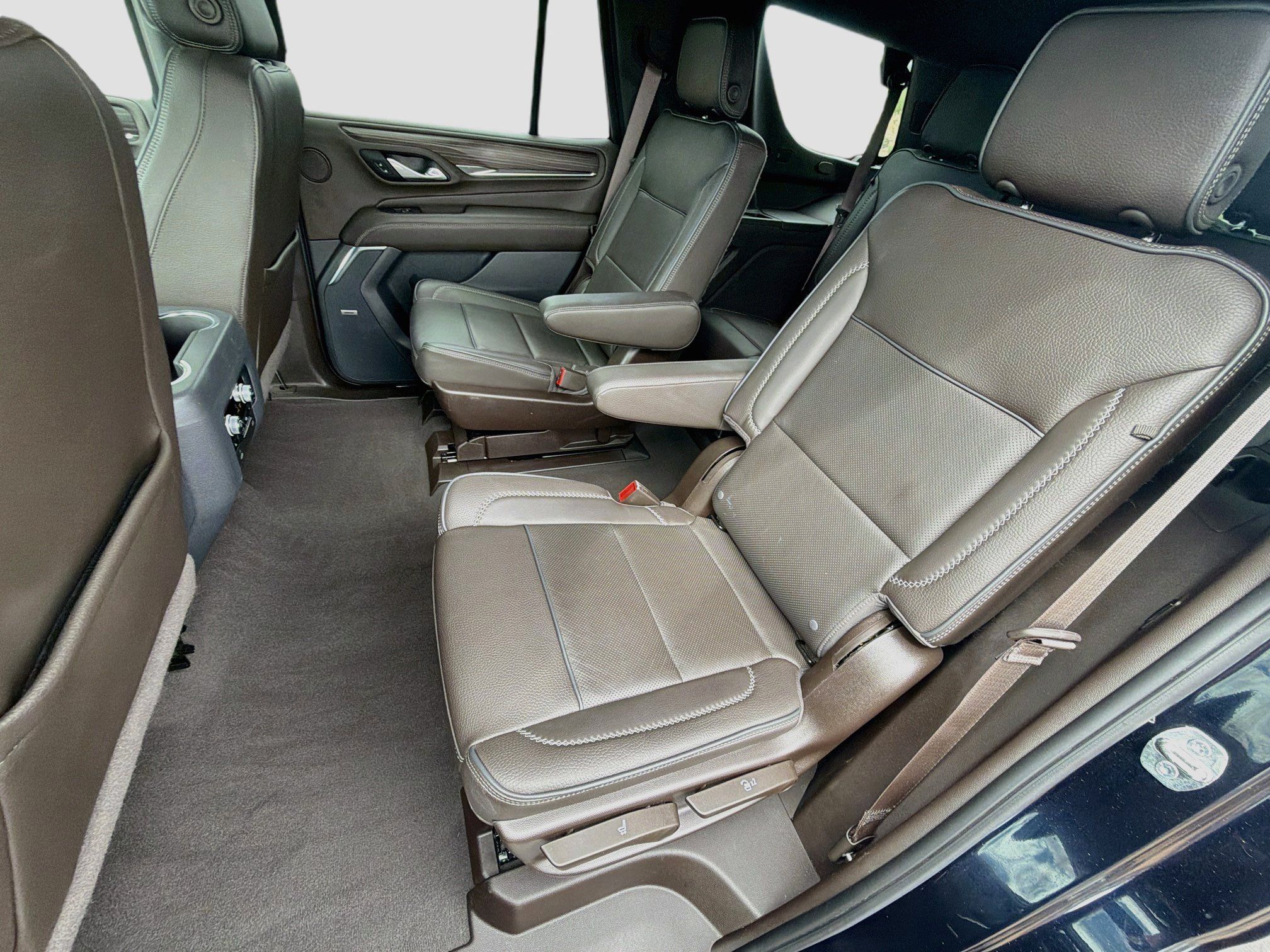 Used 2022 GMC Yukon Denali w/ Denali Premium Package RWD image 26