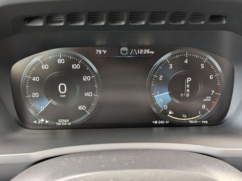 Used 2020 Volvo XC90 T5 Momentum w/ Protection Package Premier image 19