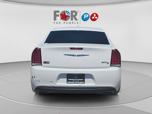 Used 2020 Chrysler 300 S RWD image 4