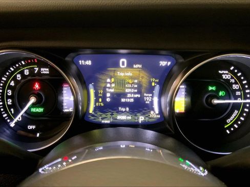 Used 2022 Jeep Wrangler Unlimited Rubicon 4xe w/ Cold Weather Group AWD/4WD image 19