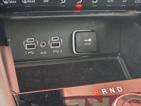 Used 2025 Jeep Grand Cherokee Altitude AWD/4WD image 25