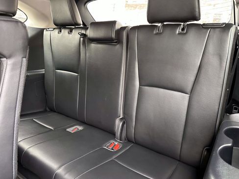Certified 2021 Toyota Highlander XLE image 18